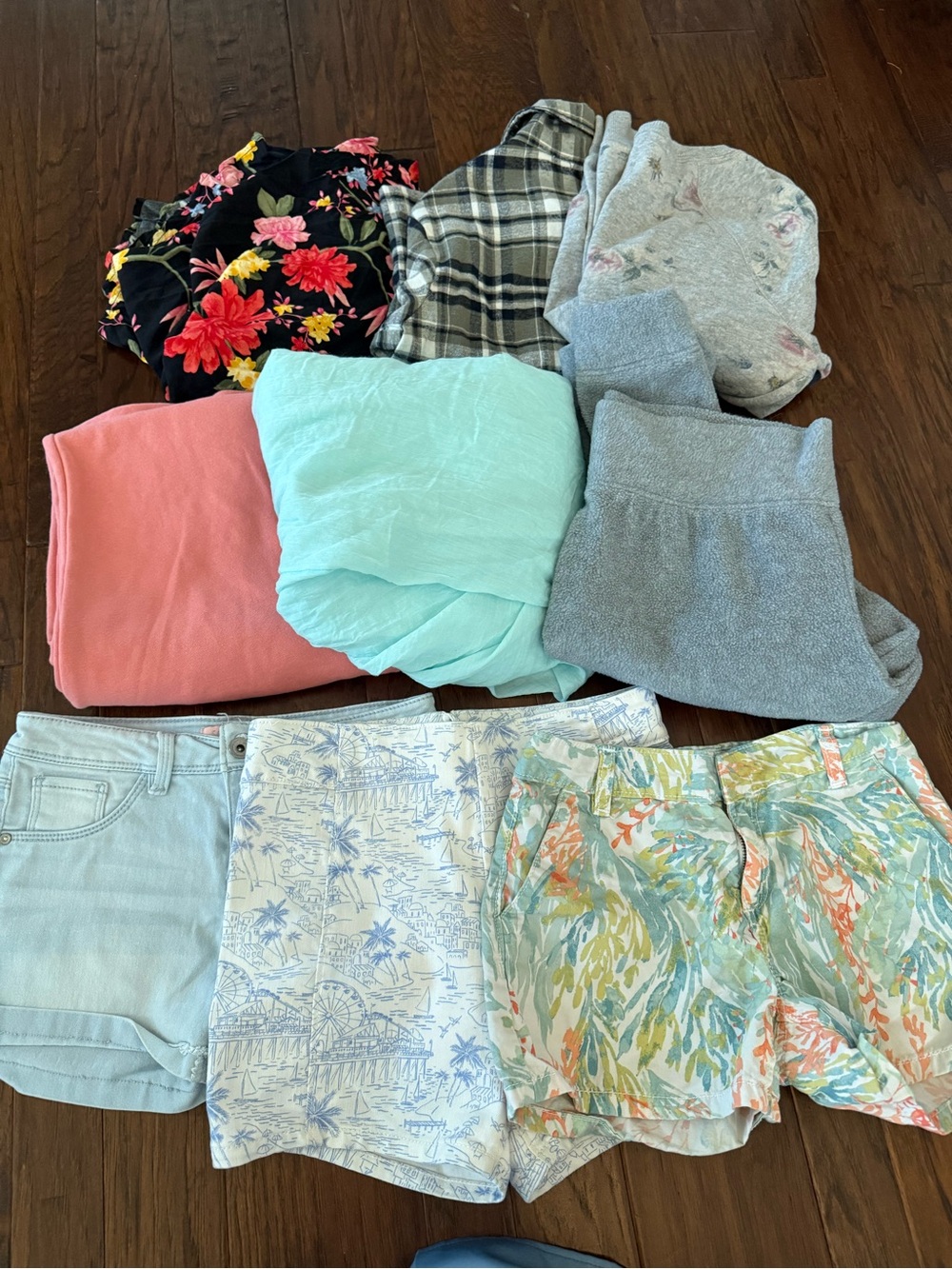 Girl cloth bundle size 12